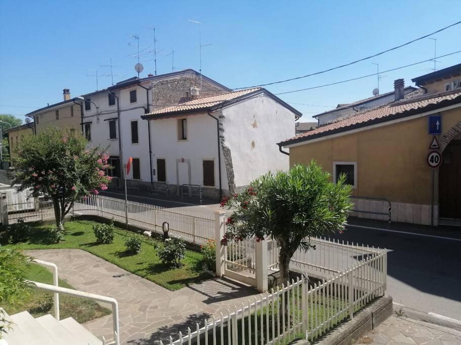 Apartamento Nido Sul Garda Castelnuovo del Garda Exterior foto